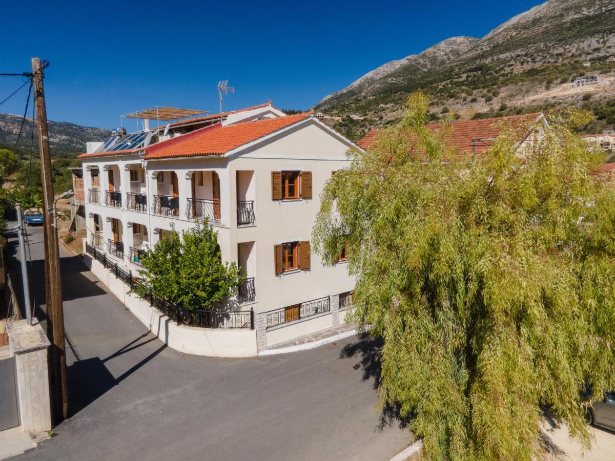 Alexatos Studios & Apartments Ajía Effimía Kültér fotó