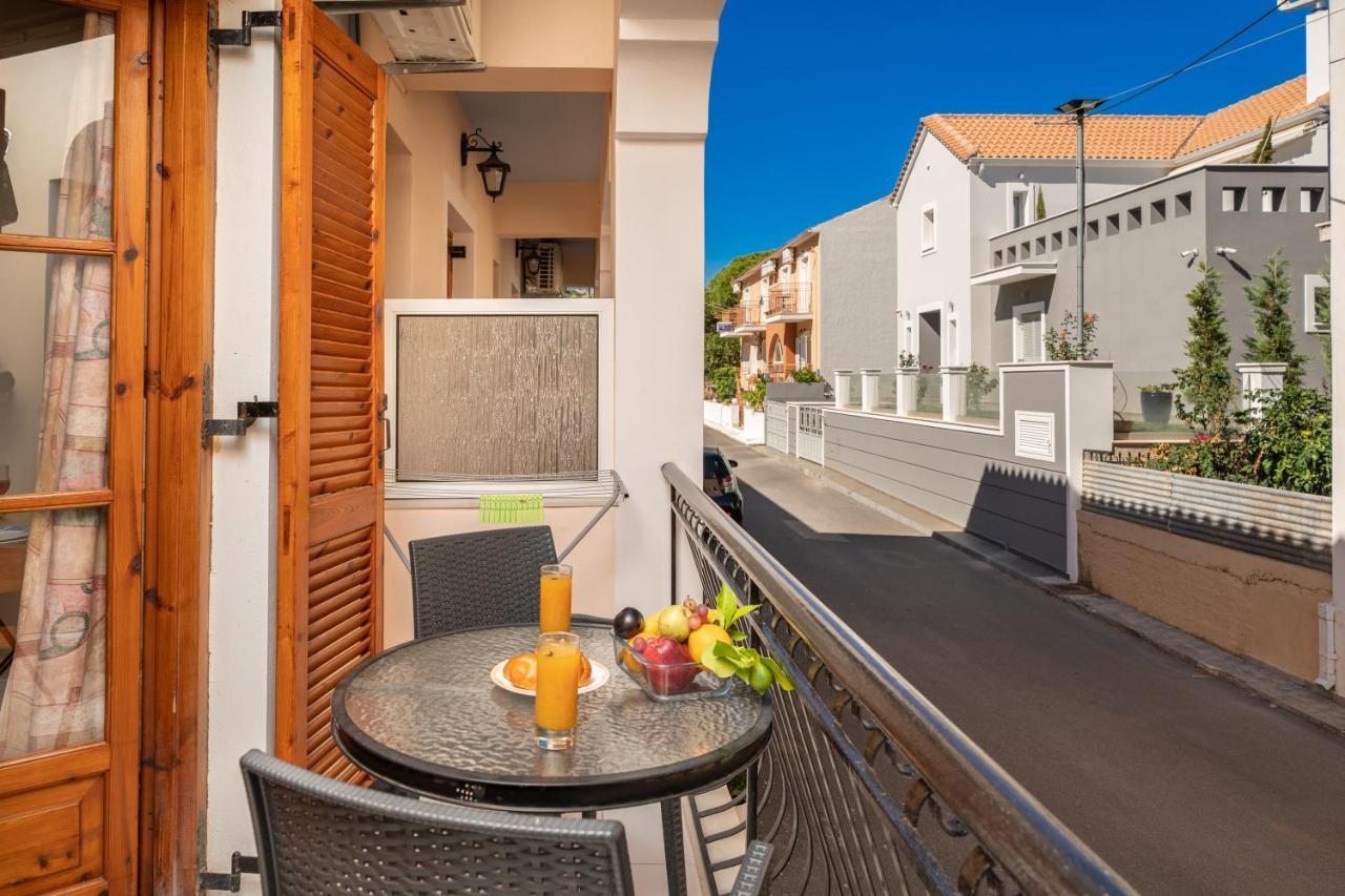 Alexatos Studios & Apartments Ajía Effimía Kültér fotó