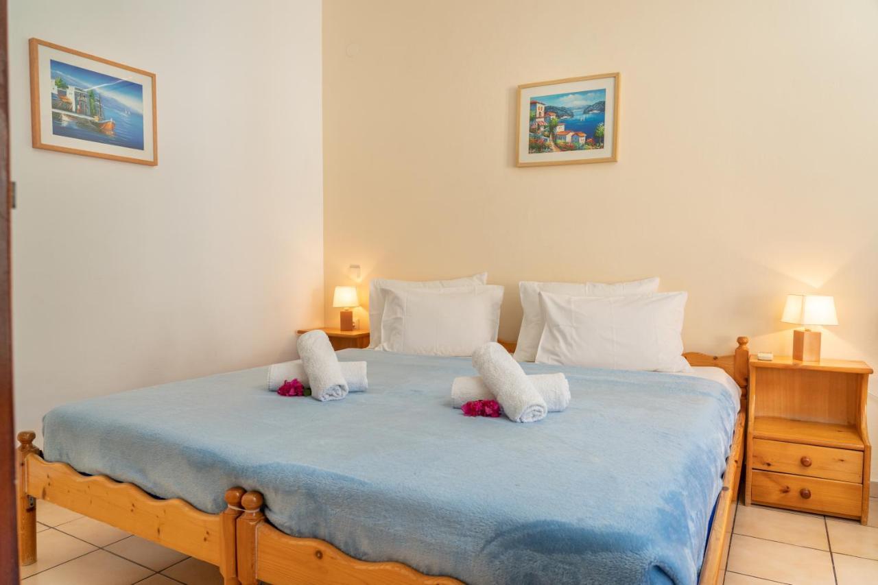 Alexatos Studios & Apartments Ajía Effimía Kültér fotó