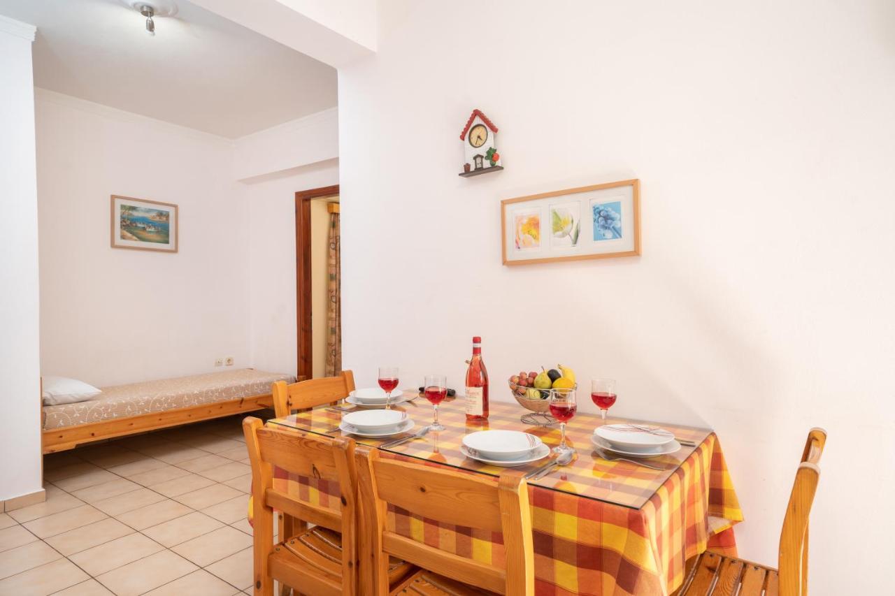 Alexatos Studios & Apartments Ajía Effimía Kültér fotó