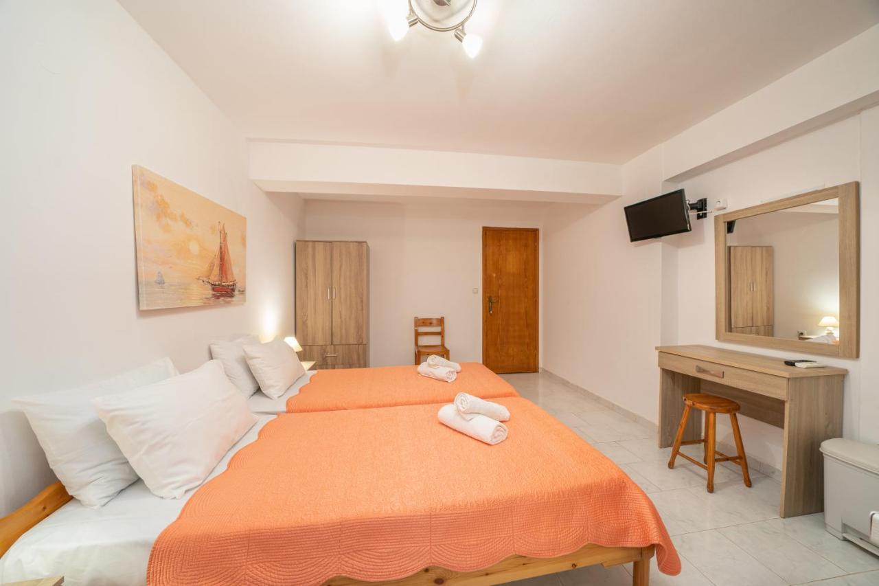 Alexatos Studios & Apartments Ajía Effimía Kültér fotó